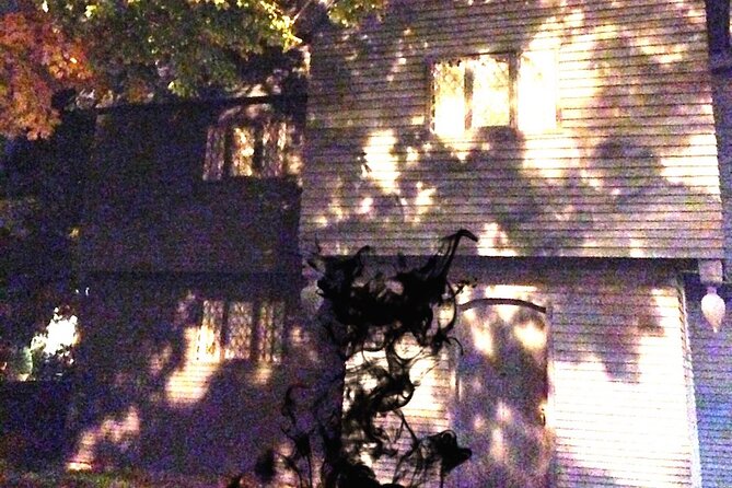 Haunted Footsteps Best Ghost & Paranormal Salem Tour - The Rockafellas Alley Story, the Merchant’s Basement Claims, and a House With a Conspiracy