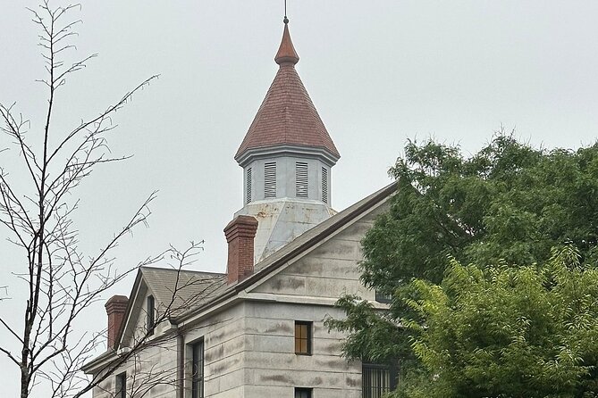 Historian's Guide to the Salem Witch Trials - First Church in Salem, outside the doors, where the groundwork is explained