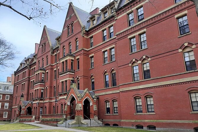Illustrious Schools: Group Tour of MIT And Harvard - MIT Access, Then a Subway Breather to Harvard