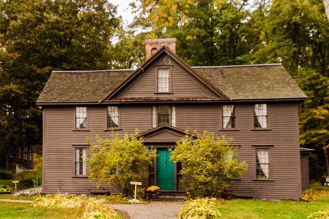 Lexington & Concord 3 hour private tour from Boston - Louisa May Alcott’s Orchard House, a Quick Little Women Photo Moment