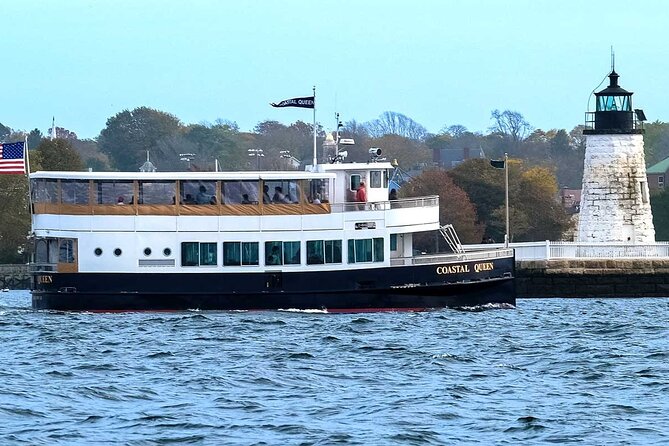 Lighthouse and Mimosa Cruise of Narragansett Bay from Newport - Lighthouse and Mimosa Cruise from Newport: the quick case for 1 hour 15 minutes on the bay