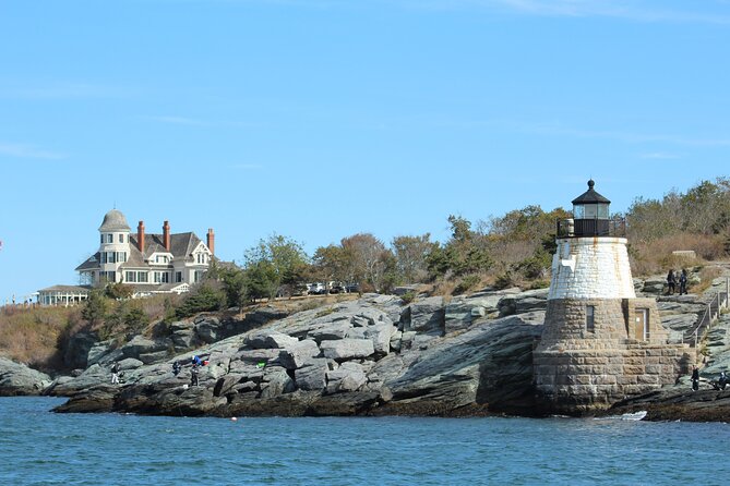 Lighthouse and Mimosa Cruise of Narragansett Bay from Newport - The narration, the humor, and why it feels worth it