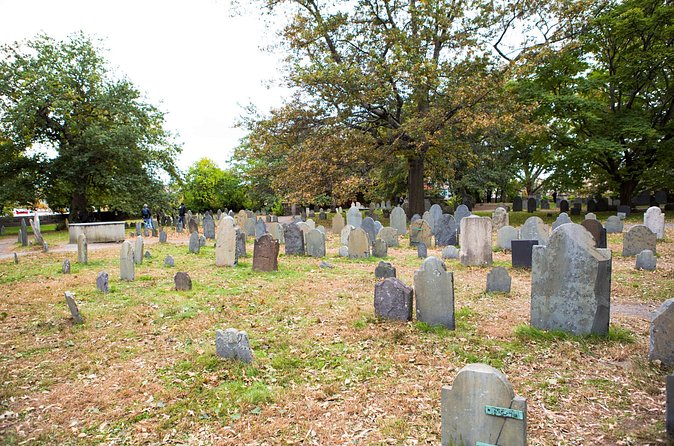 Mysteries and Murders of Salem Guided Night-Time Walking Tour - Gardner Pingree House and the Bewitched Statue Photo Moment