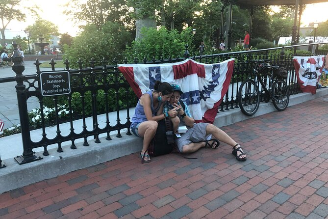 Mysteries on the Move: Scavenger Hunt in Boston - A murder mystery hunt that turns plaques into clues