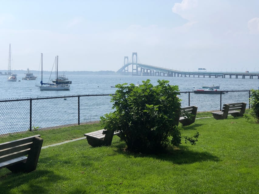 Native Newporter Tours - Colonial Point and the Society of Friends subdivision you can still feel