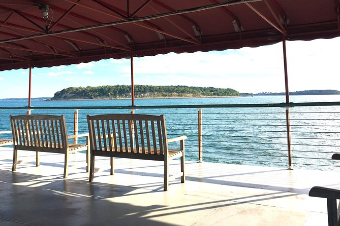 New England Fall Lunch Cruise in Boston Harbor - The buffet lunch: what’s on the table and how it feels