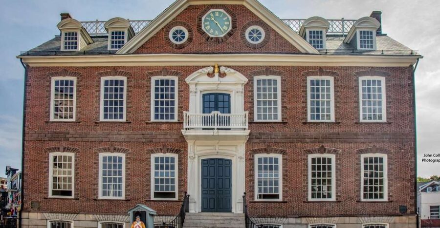 Newport: Colonial History Walking Tour - Old Colony House start: the fastest way to get oriented