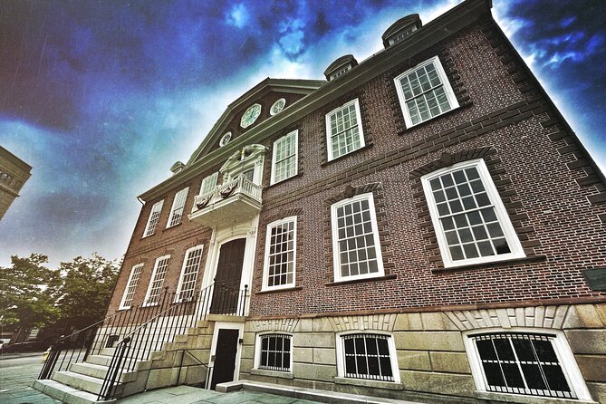 Newport Ghosts: Seaside Hauntings and Hags Tour - A one-hour ghost walk with a real Newport route