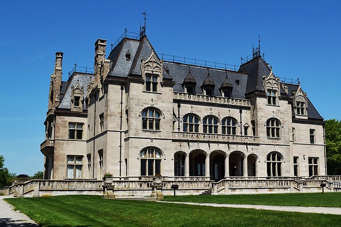 Newport Gilded Age Mansions Trolley Tour with Breakers Admission - Cliff Walk along Bellevue Ave: how to use the route without getting lost