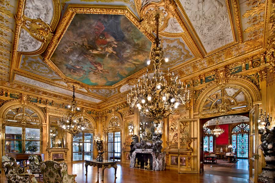 Newport: Newport Mansions Ticket - 1 or 2 Mansions - Getting your Newport Mansions tickets at The Breakers Welcome Center
