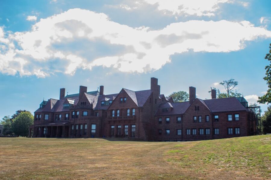Newport, Rhode Island: Cliff Walk Gilded Age Audio Tour - Practical tips so your audio tour goes smoothly