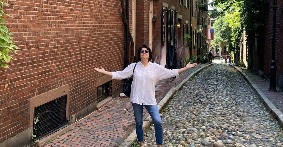 Old Boston: Beacon Hill & Back Bay Walking Tour in French - A short 5-minute visit stop: a breather built into the walking rhythm