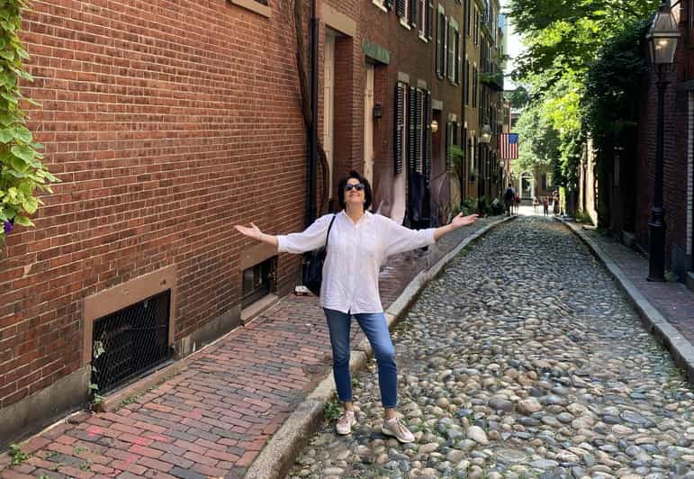 Old Boston: Beacon Hill & Back Bay Walking Tour in French - How the 150-minute route feels in real life