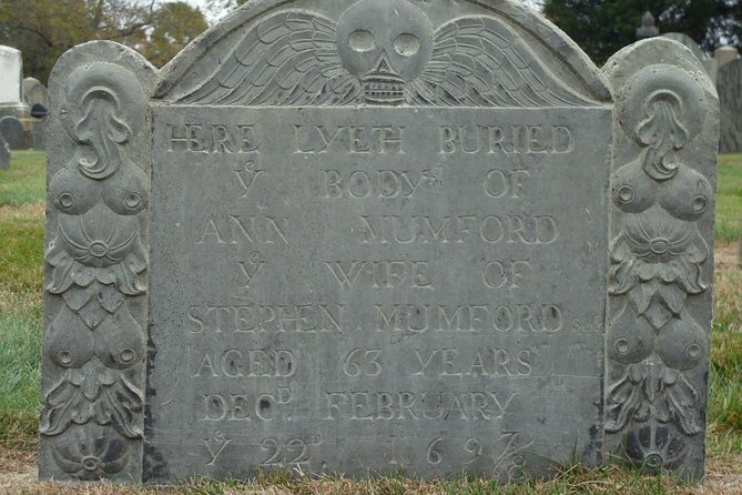 Olde Town Ghost Walk - Why Newport at Night Works for a Ghost Tour