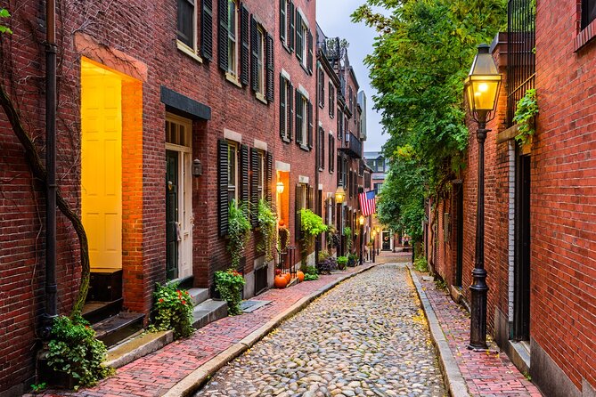 Private Day Tour of Salem and Boston - The lighter side of Salem: Houdini, Bewitched, and the mansion stops