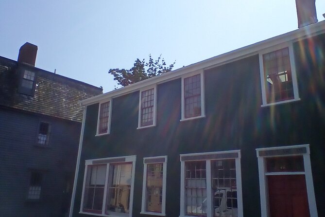 Private Newport, Rhode Island City Tour - Cliff Walk Stop: Ocean Views and Photo Angles