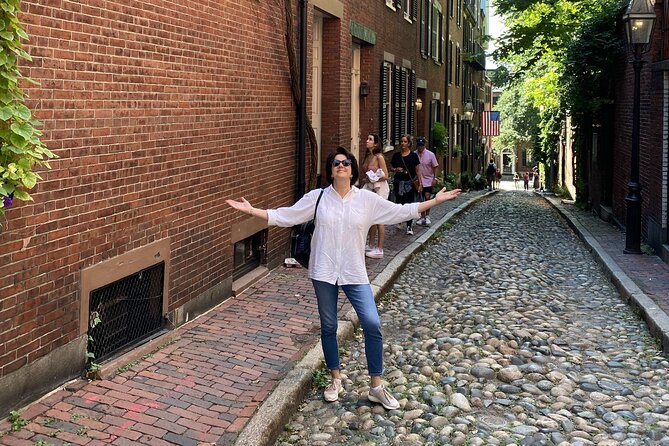 Private Walking Tour from Boston to Beacon Hill Freedom Trail Harborwalk - Starting at the Boston Common Visitors Center, then into the Freedom Trail story