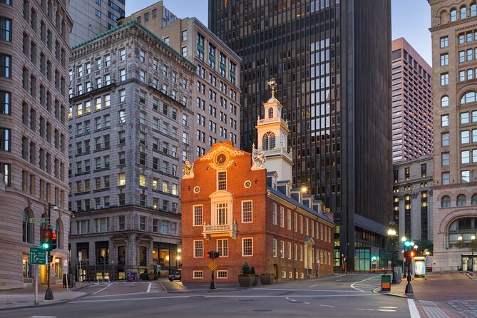Rebels and Red Coats; Tales of the Revolution - What makes the guides work: humor, performance, and a scavenger-hunt style activity
