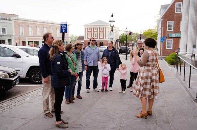Road to Independence Walking Tour - Great Friends Meeting House: Newport’s oldest house of worship in Rhode Island
