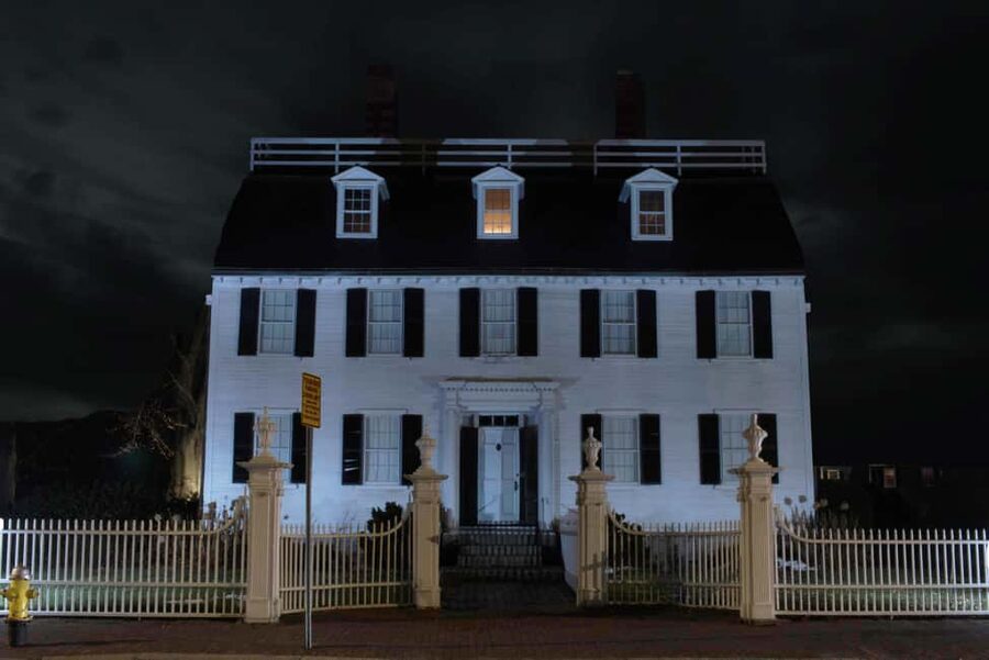 Salem: Boos and Brews Haunted Pub Crawl - Drinking games and the Devil’s Touch cocktail moment
