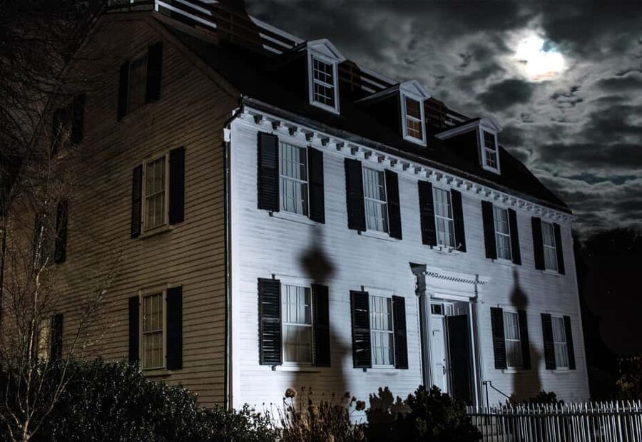 Salem: Boos and Brews Haunted Pub Crawl - Price and value: why $30 can be a good Salem night plan