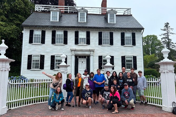 Salem Movie Magic Tour: Hocus Pocus and Bewitched locations - Stop 1: Ropes Mansion and the Max-at-the-House Moment