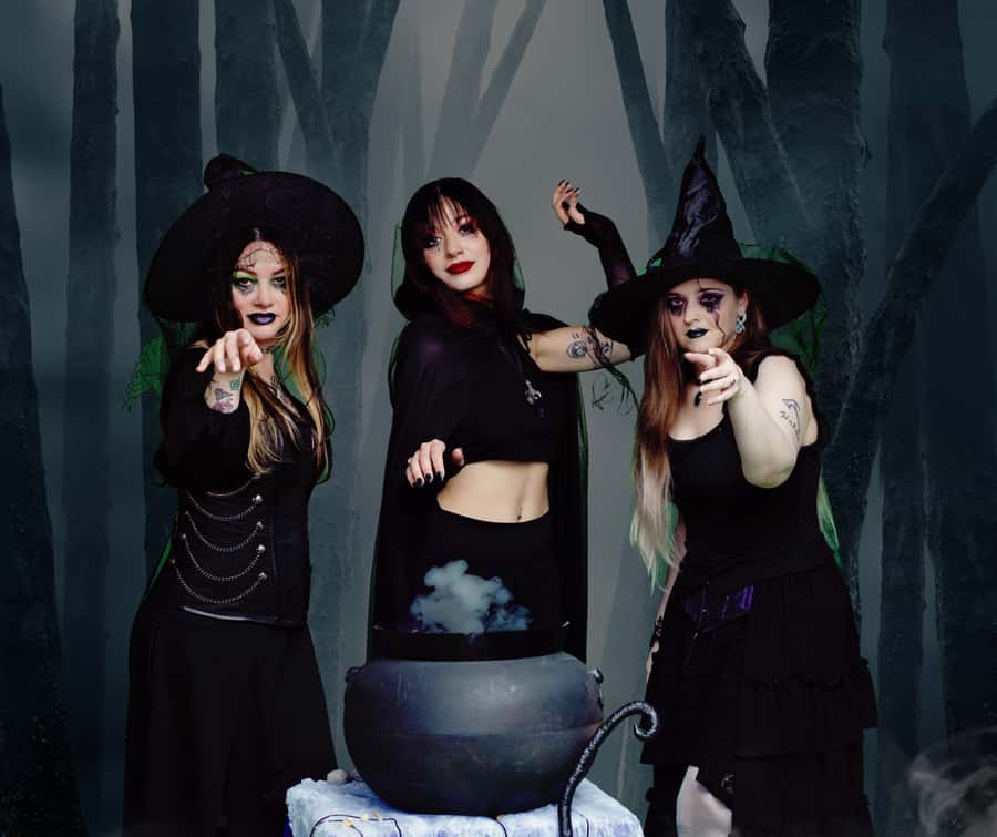 Salem: Ultimate Dead of Night Walking Ghost Tour - How the Guide Changes the Whole Experience (Samantha, Lantern Energy, and Humor)