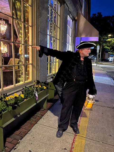 Salem: Vampires and Ghosts Walking Tour with Haunted Objects - FAQ
