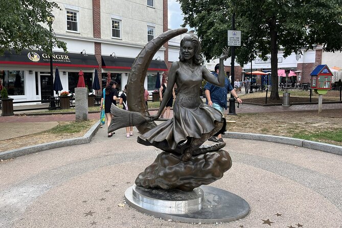 Salem Witch Tour from Boston by Train with Museum Tickets - Museum finish: Salem Witch Museum vs Real Pirates Museum