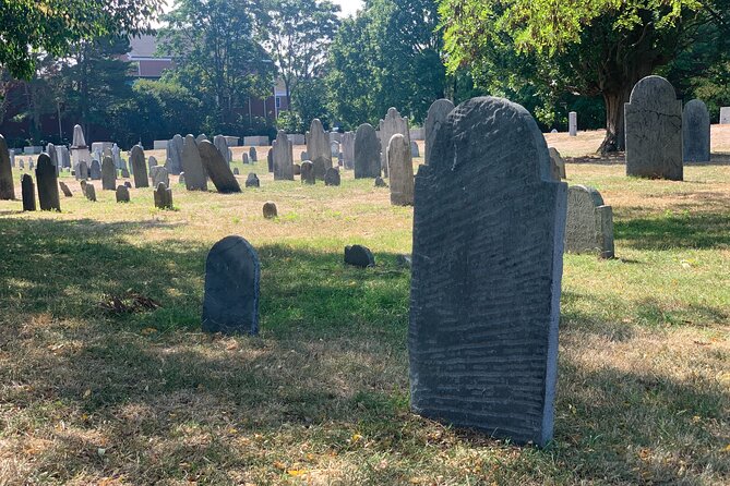 Self-Guided Smartphone Ghost Walking Tour in Salem - The Witch House area: quick hits like the Salem Inn and Bewitched statue