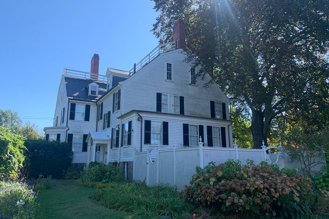Self-Guided Smartphone Ghost Walking Tour in Salem - How to make the app work smoothly on the street