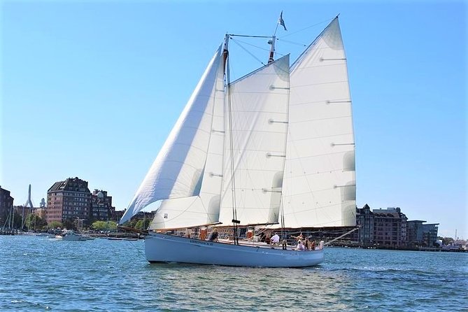 Sightseeing Day Sail around Boston Harbor - Getting to Classic Harbor Line and finding your dock fast