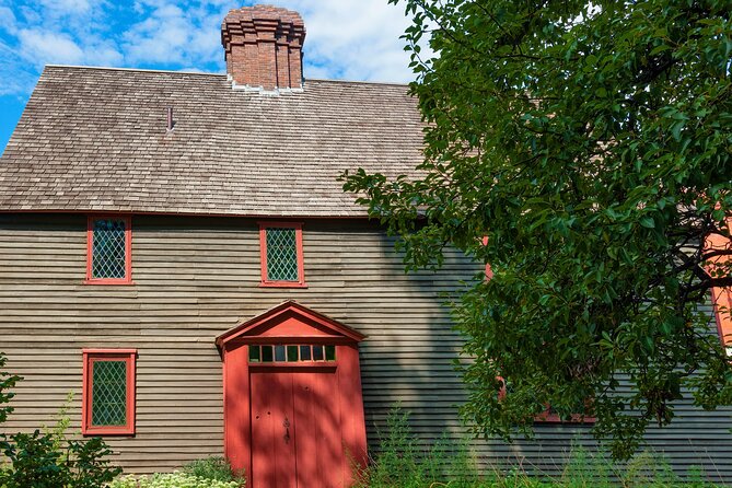 The Ghosts of Salem Walking Tour - Guides, group size, and why hearing can be the make-or-break factor