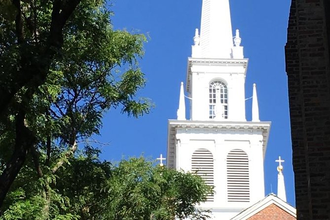 Tour-in-Four -- A Private four hour walking & driving city tour - North End and the Freedom Trail spine: narrow streets, big stories