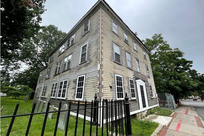 Ultimate Historic Salem and Witch Trials Self-Guided Walking Tour - Stop 4: Roger Conant statue and the Witch Museum nearby