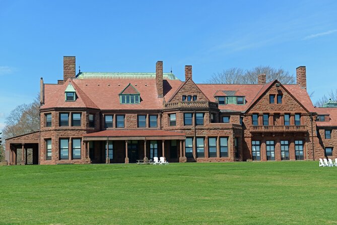 Ultimate Newport Self-Guided Audio Tour Bundle: Walk & Drive - The Bellevue mansion run: Kingscote to The Breakers, plus the houses you see from the road