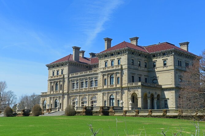 Ultimate Newport Self-Guided Audio Tour Bundle: Walk & Drive - Car versus headphones, and how to avoid the common app stress points