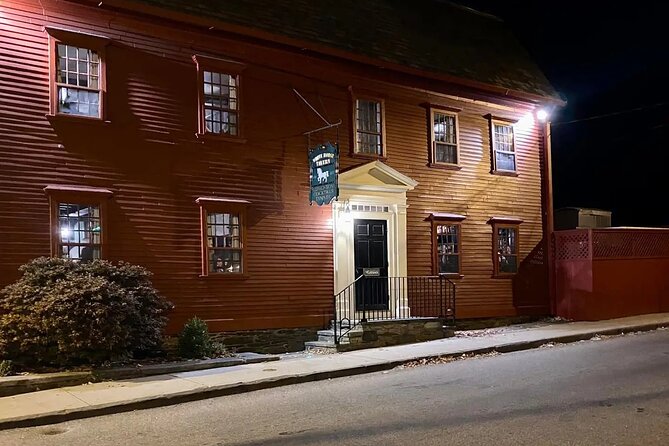 Walking Ghost Tour Through Newport RI - Who should book this walking ghost tour